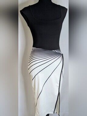 Black & White Abstract Bodycon Slit Midi Dress | Curve Hugging | Size S